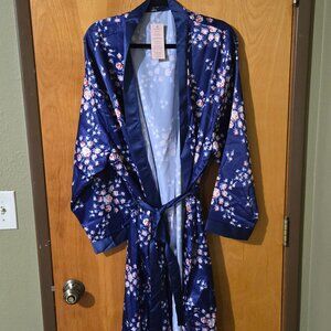 Morgan Lane womens  satin robe NWT